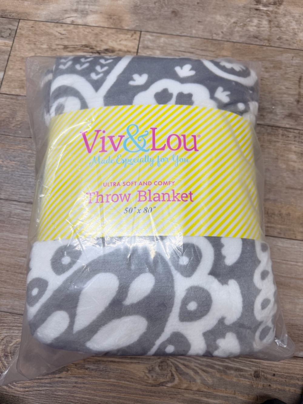 Viv & Lou Minky Parker Blanket, Gray and White 50" X 80" Paisley Blanket